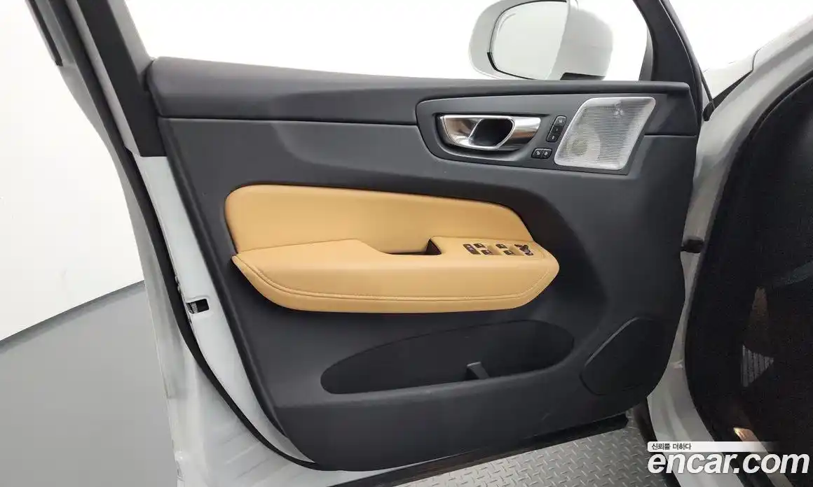 Volvo XC60 2024 2.0 автомат (гидро), фото 14