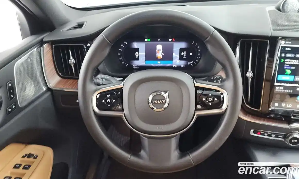 Volvo XC60 2024 2.0 автомат (гидро), фото 20