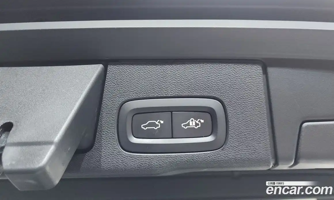 Volvo XC60 2024 2.0 автомат (гидро), фото 25
