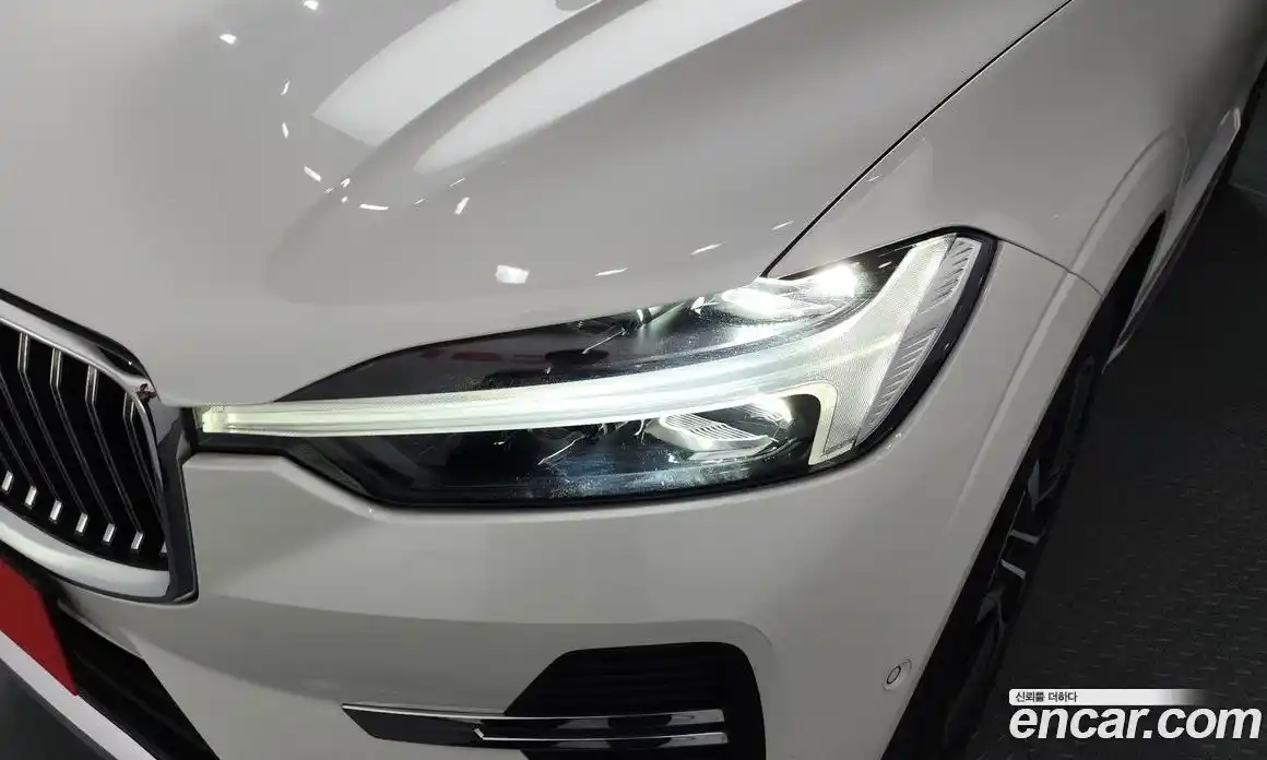 Volvo XC60 2024 2.0 автомат (гидро), фото 8