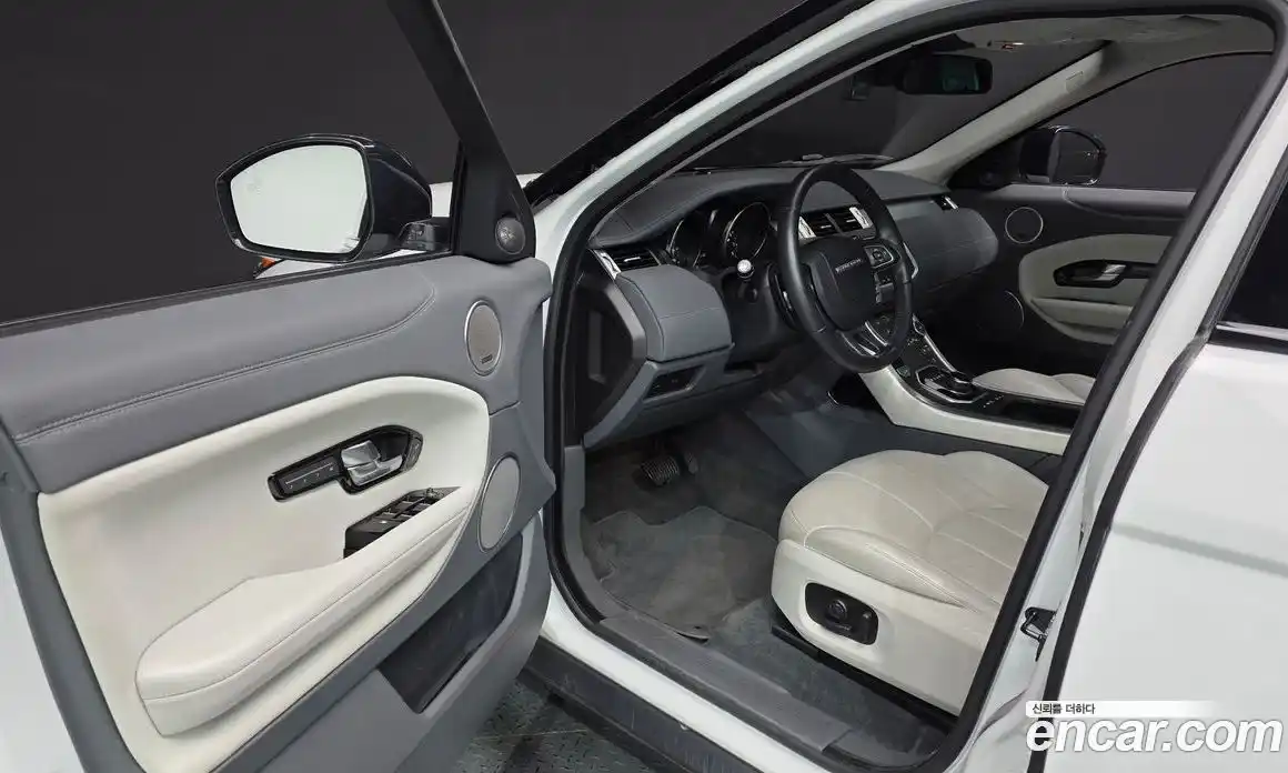 Land Rover Range Rover Evoque 2017 2.0 автомат (гидро), фото 13