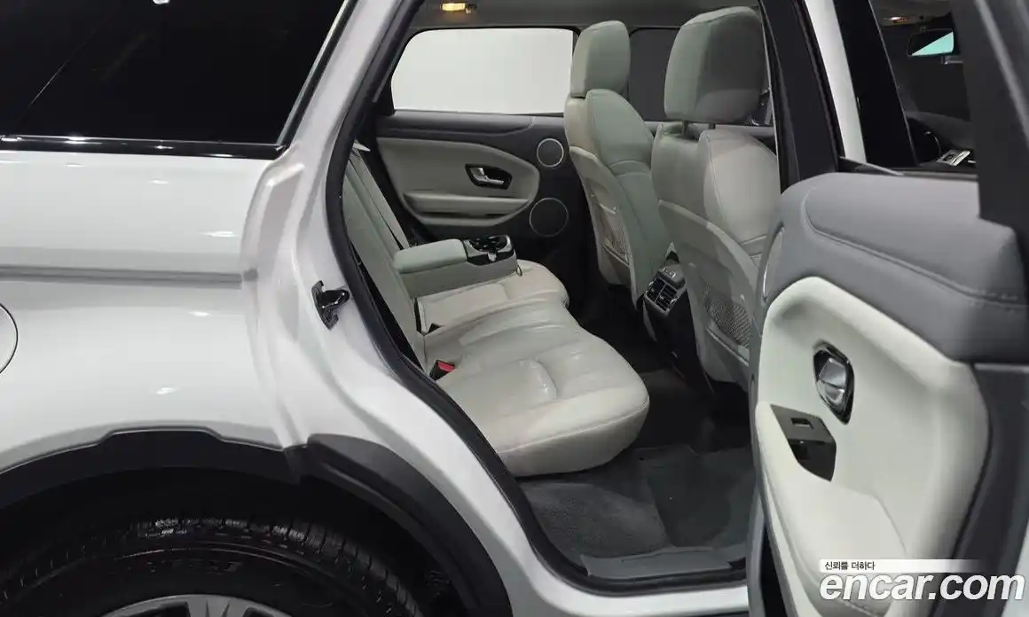 Land Rover Range Rover Evoque 2017 2.0 автомат (гидро), фото 18