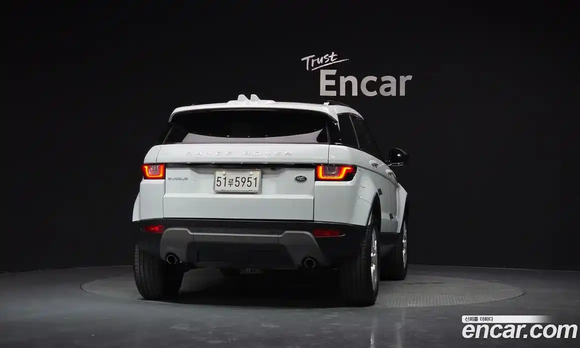 Land Rover Range Rover Evoque 2017 2.0 автомат (гидро), фото 4