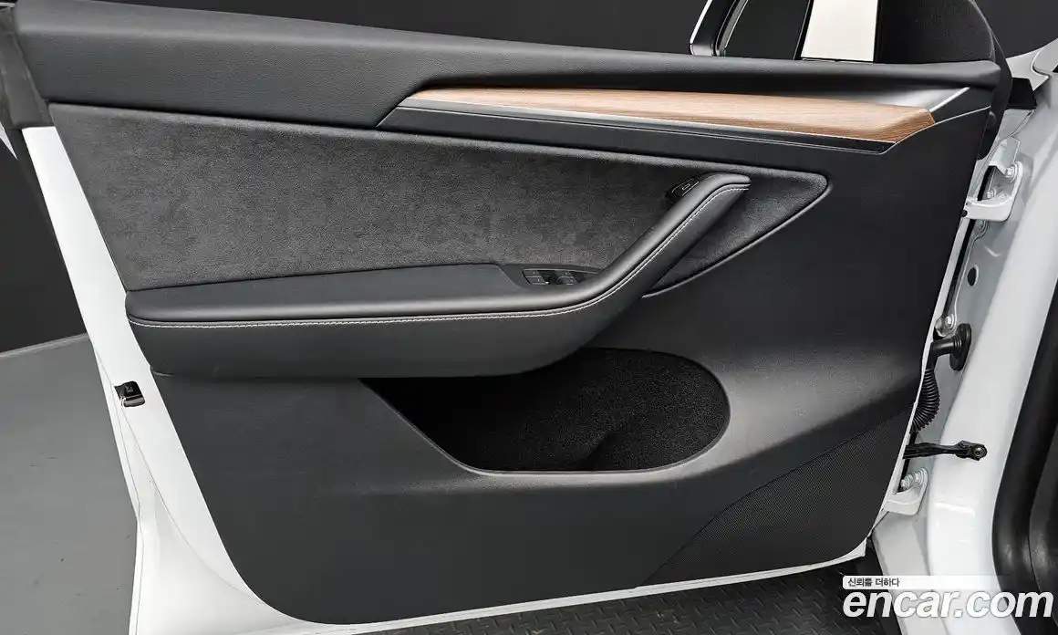 Tesla Model Y 2024 0.2 гидро, фото 14