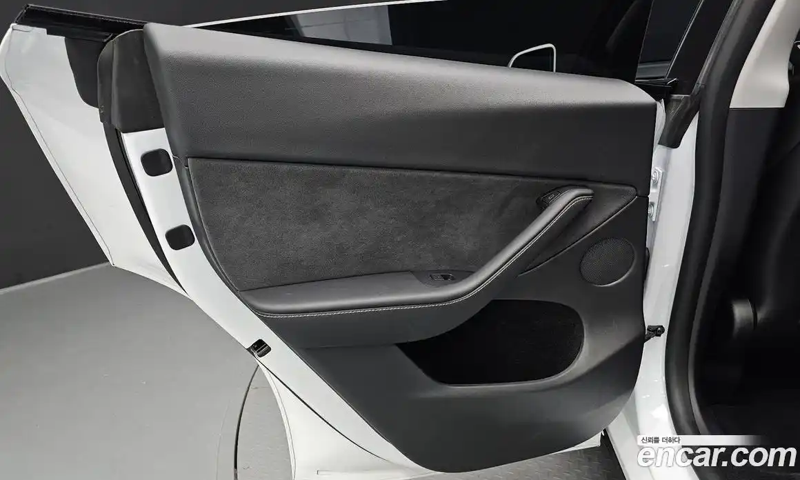 Tesla Model Y 2024 0.2 гидро, фото 15