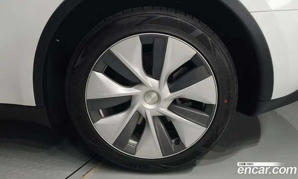 Tesla Model Y 2024 0.2 гидро, фото 7