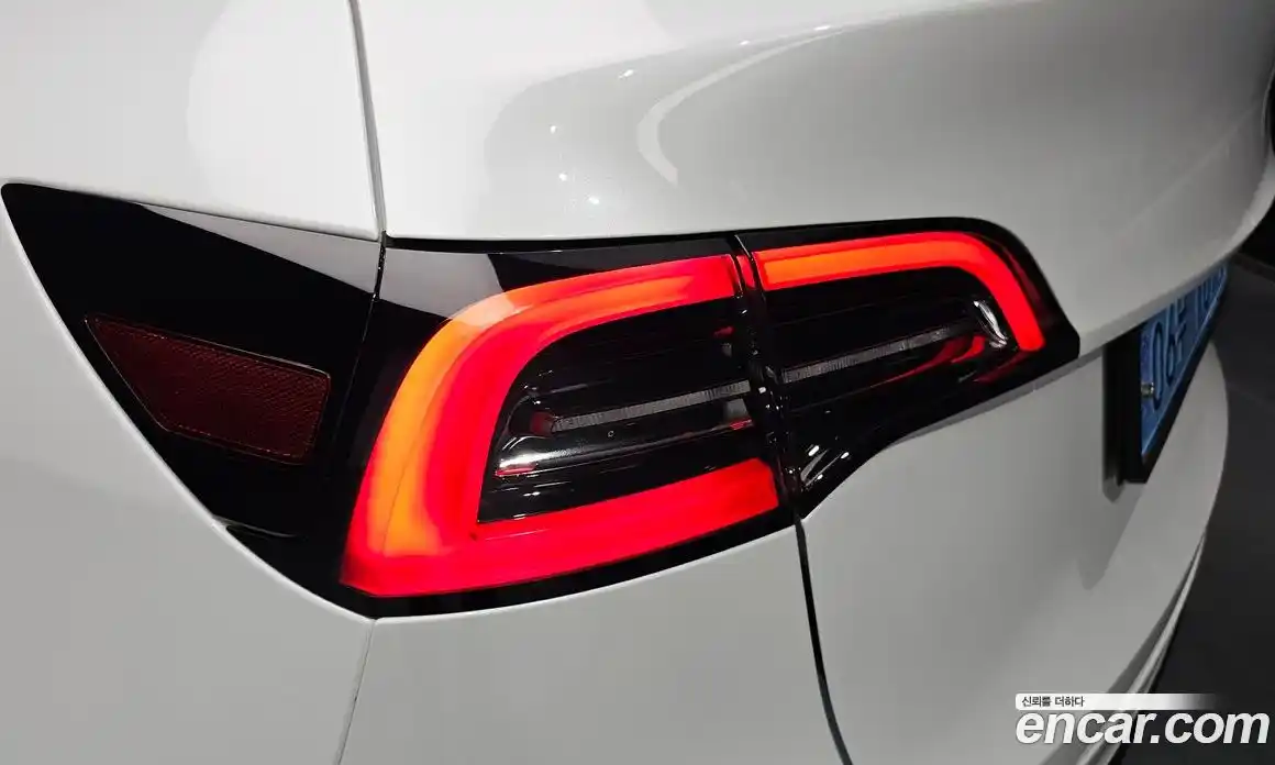 Tesla Model Y 2024 0.2 гидро, фото 9