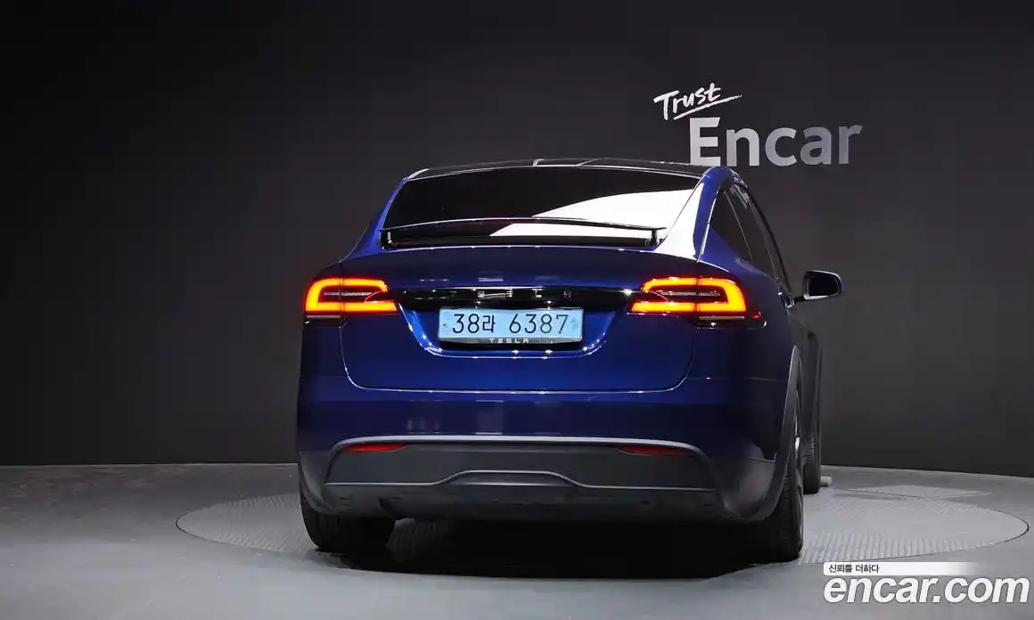 Tesla Model X 2023 0.3 гидро, фото 4