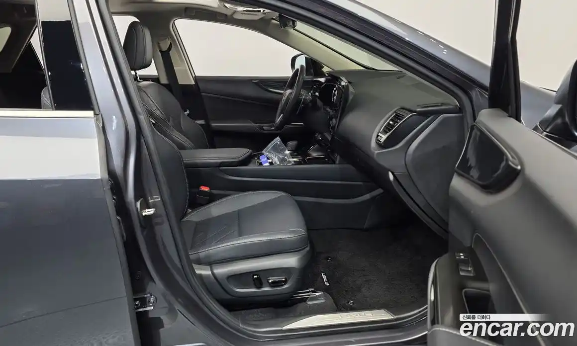 Lexus NX 2024 2.5 гидро, фото 17