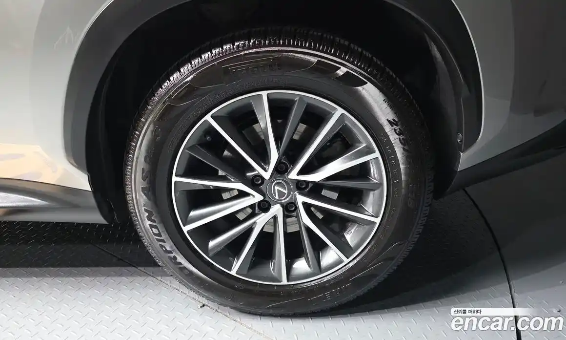Lexus NX 2023 2.5 гидро, фото 5