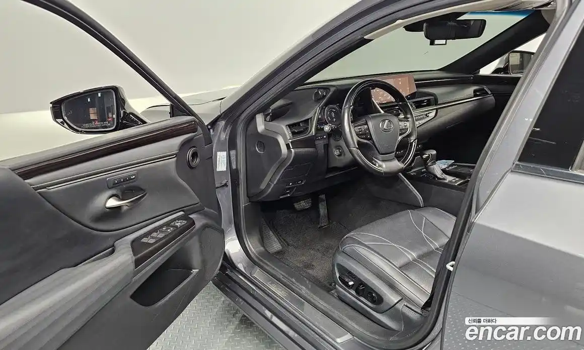 Lexus ES 2021 2.5 гидро, фото 13