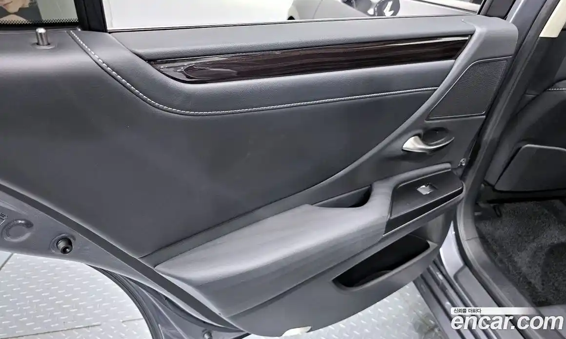 Lexus ES 2021 2.5 гидро, фото 15