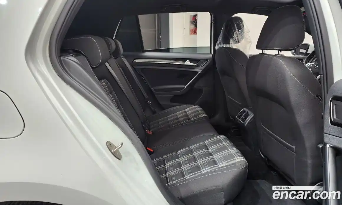 Volkswagen Golf 2016 2.0 автомат (гидро), фото 11