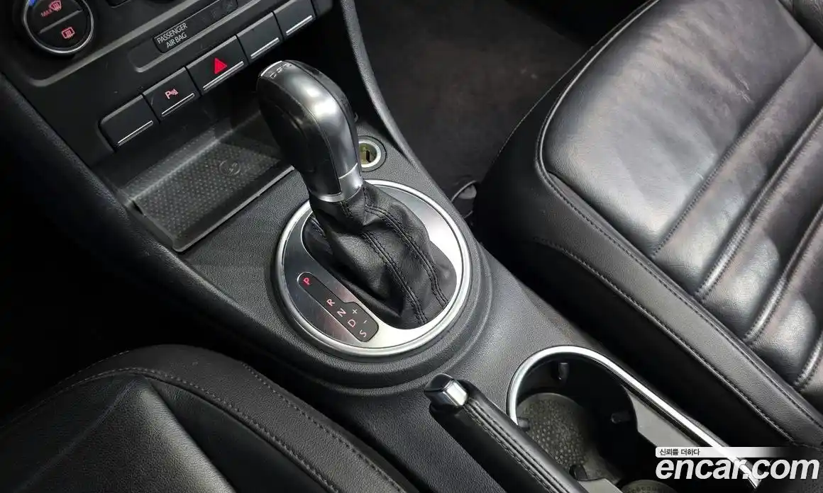 Volkswagen Beatle 2015 2.0 автомат (гидро), фото 11