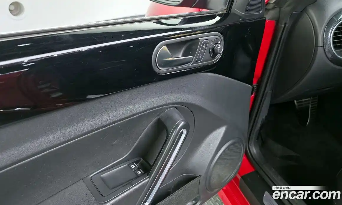 Volkswagen Beatle 2015 2.0 автомат (гидро), фото 27