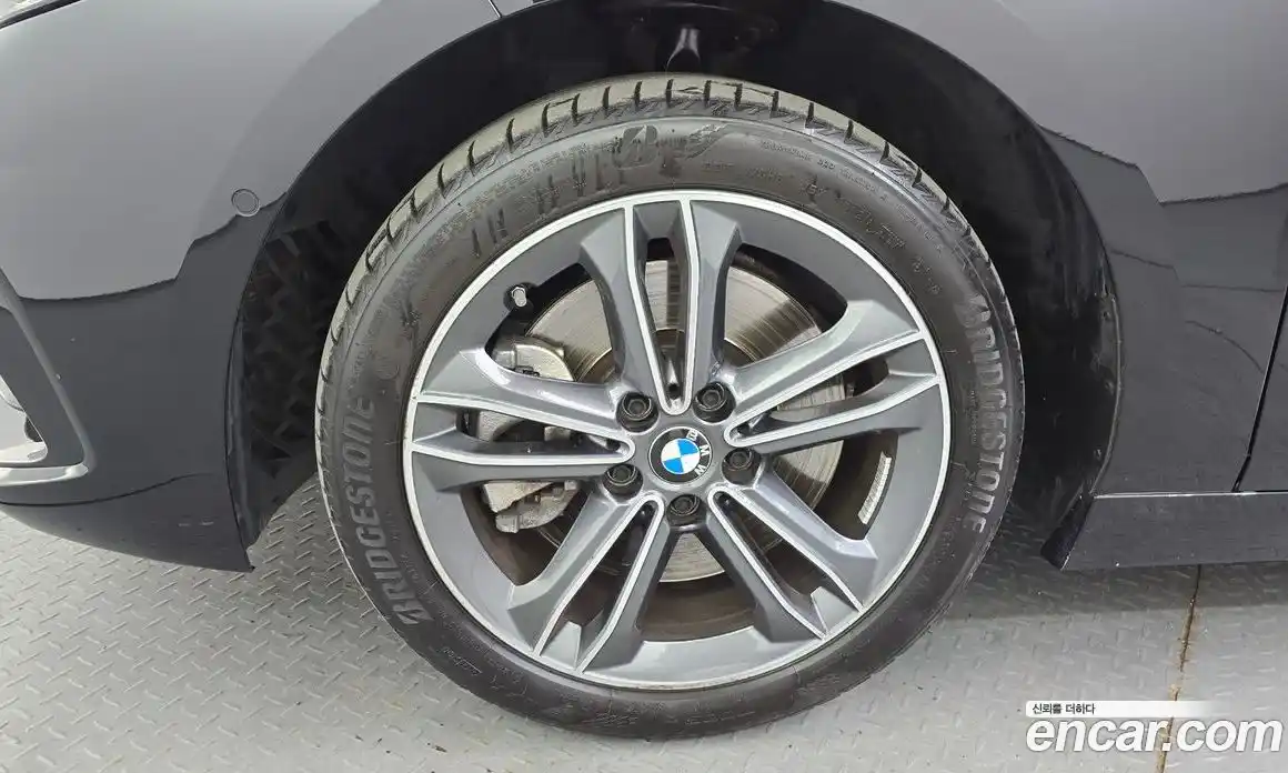 BMW 1 серия 2022 2.0 автомат (гидро), фото 5