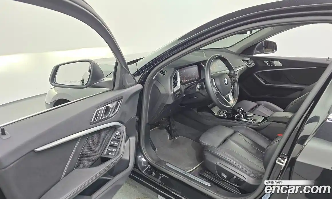 BMW 1 серия 2022 2.0 автомат (гидро), фото 10