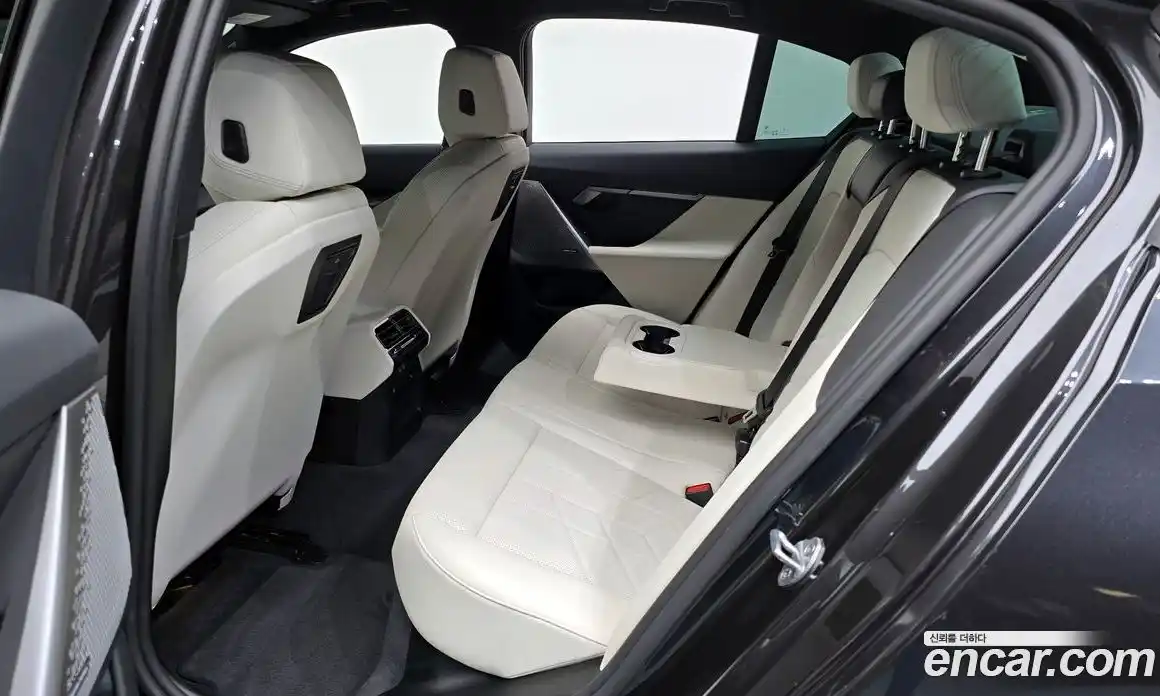 BMW 5 серия 2024 2.0 автомат (гидро), фото 31