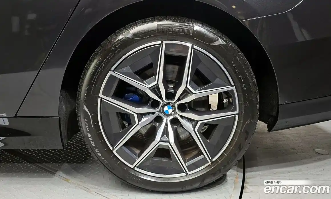 BMW 5 серия 2024 2.0 автомат (гидро), фото 7