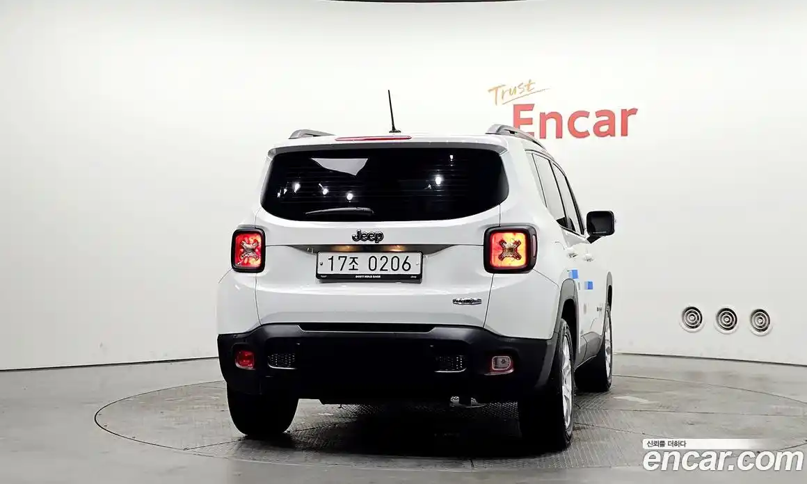 Jeep Renegade 2016 2.4 автомат (гидро), фото 4