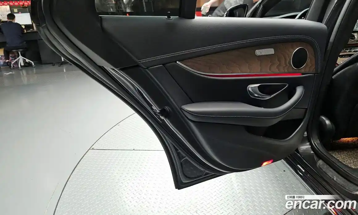 Mercedes-Benz E-Class 2022 2.0 автомат (гидро), фото 15
