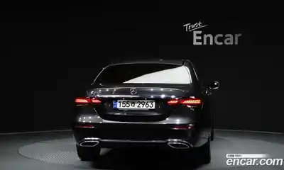 Mercedes-Benz E-Class 2022 2.0 автомат (гидро), миниатюра 4