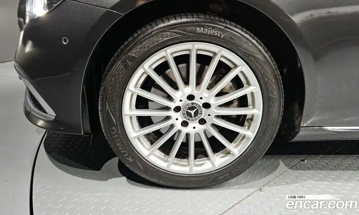 Mercedes-Benz E-Class 2022 2.0 автомат (гидро), фото 5