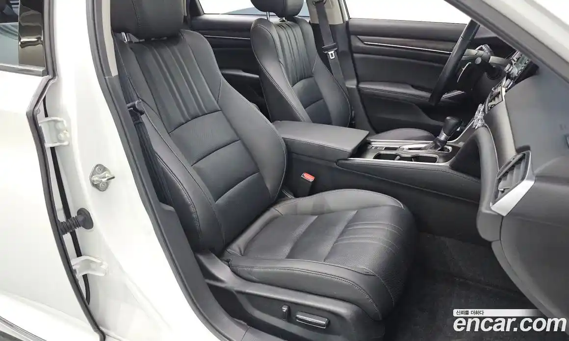 Honda Accord 2019 1.5 автомат (гидро), фото 11