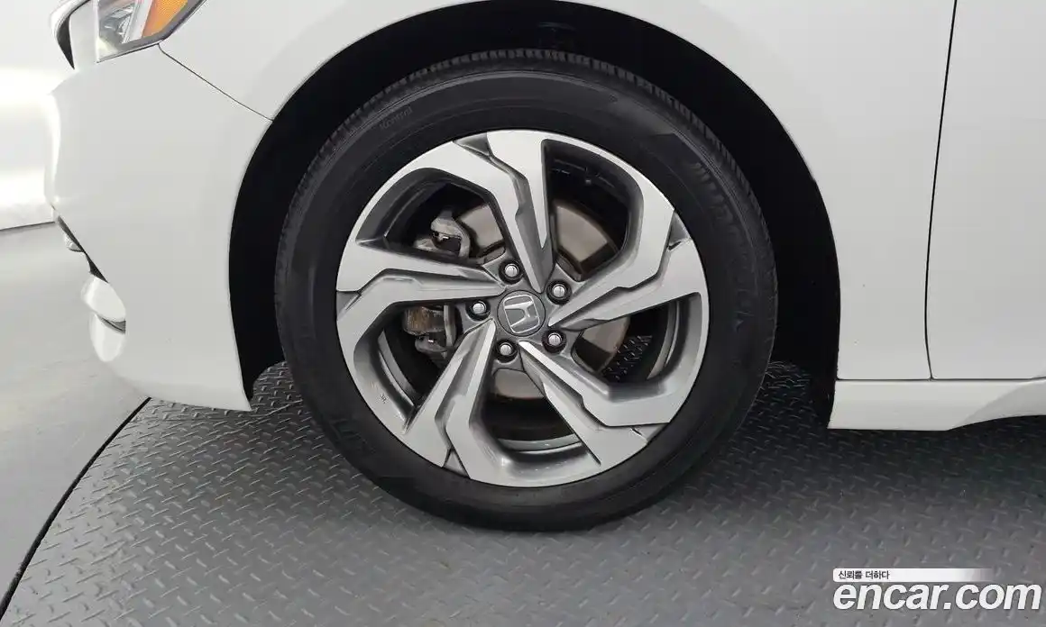 Honda Accord 2019 1.5 автомат (гидро), фото 5