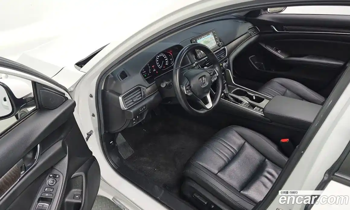 Honda Accord 2019 1.5 автомат (гидро), фото 10