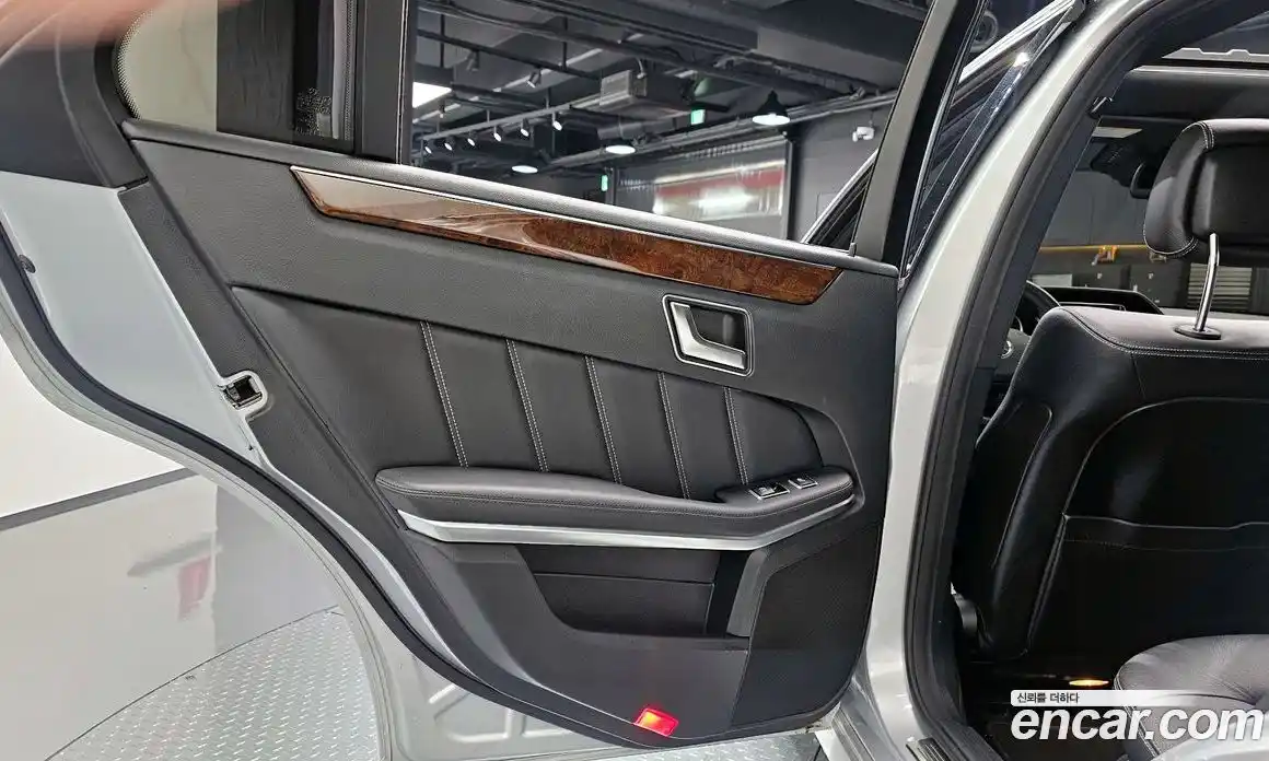 Mercedes-Benz E-Class 2015 3.5 автомат (гидро), фото 14