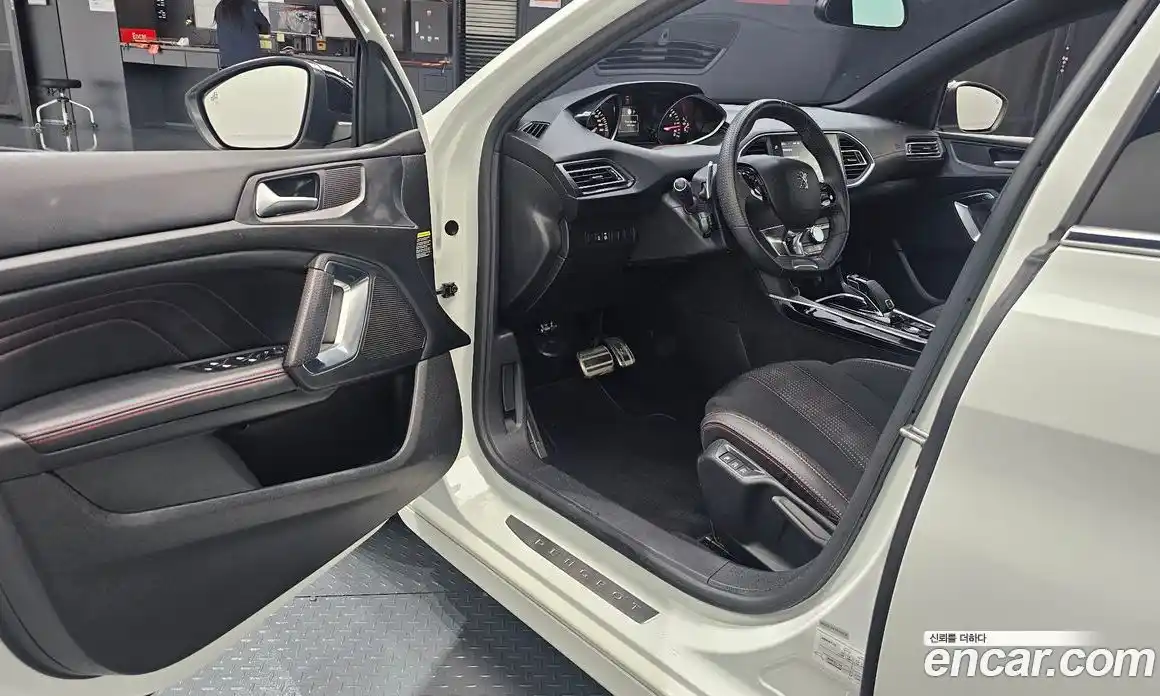 Peugeot 308 2019 1.5 автомат (гидро), фото 12