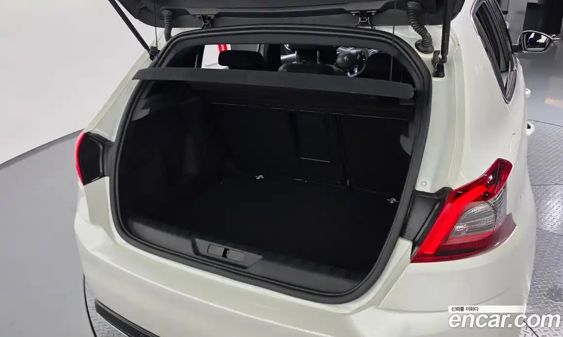 Peugeot 308 2019 1.5 автомат (гидро), фото 29