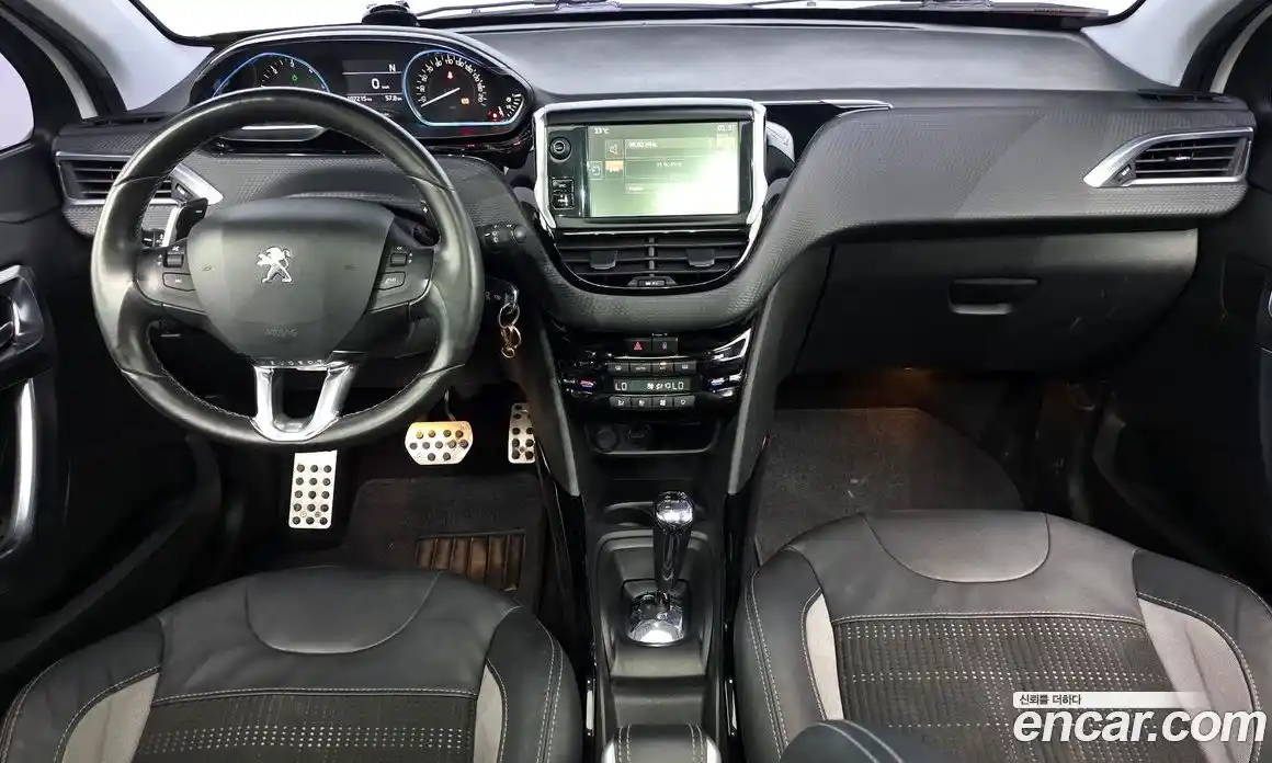 Peugeot 2008 2016 1.6 автомат (гидро), фото 7