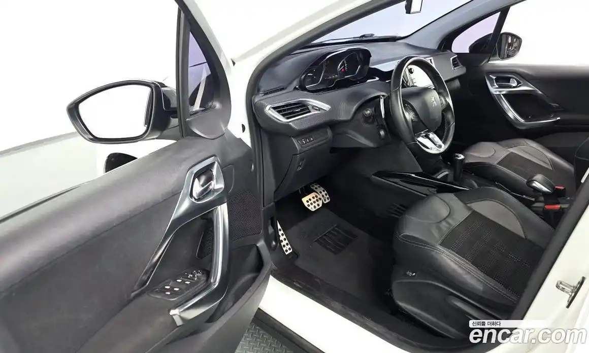 Peugeot 2008 2016 1.6 автомат (гидро), фото 10