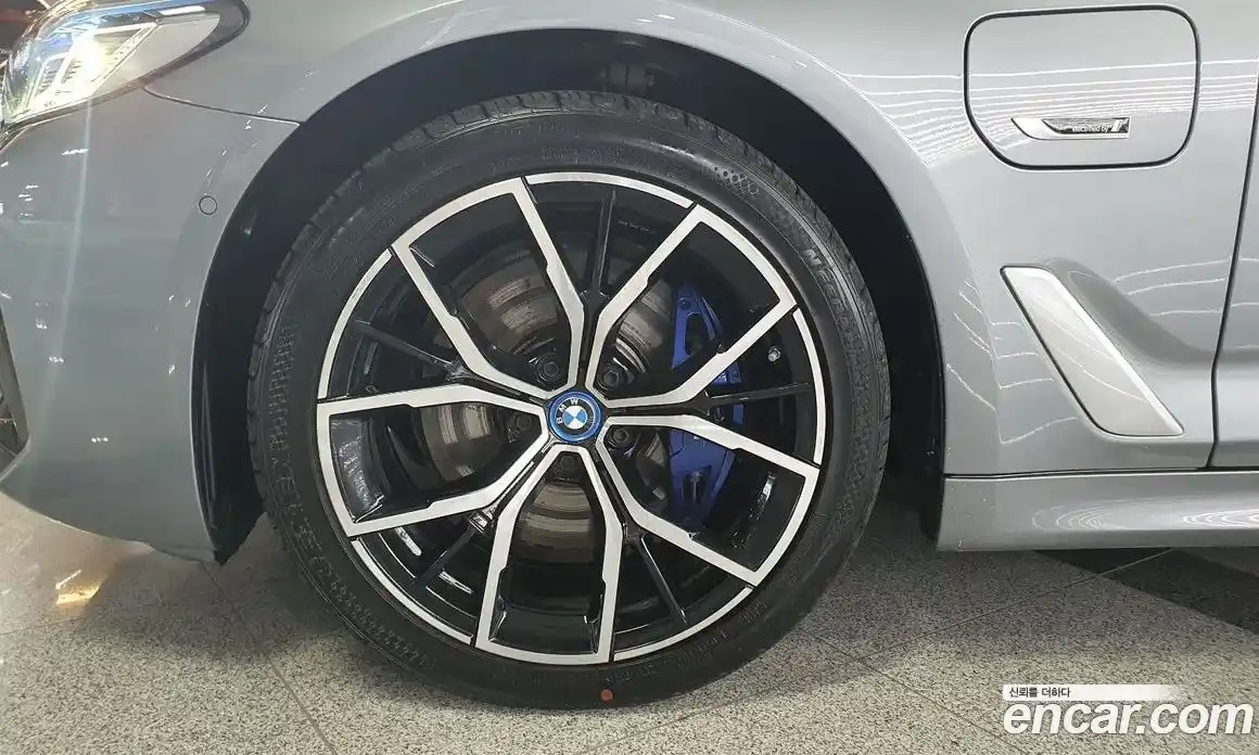BMW 5 серия 2023 2.0 автомат (гидро), фото 5
