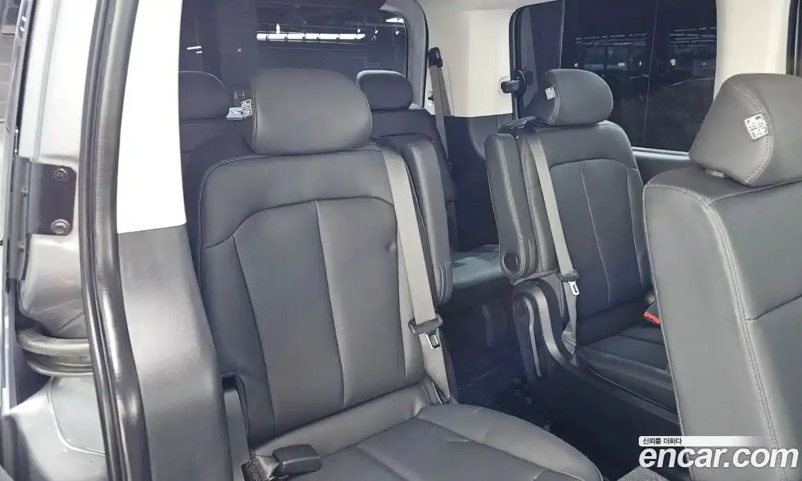Hyundai Staria 2024 2.2 автомат (гидро), фото 12