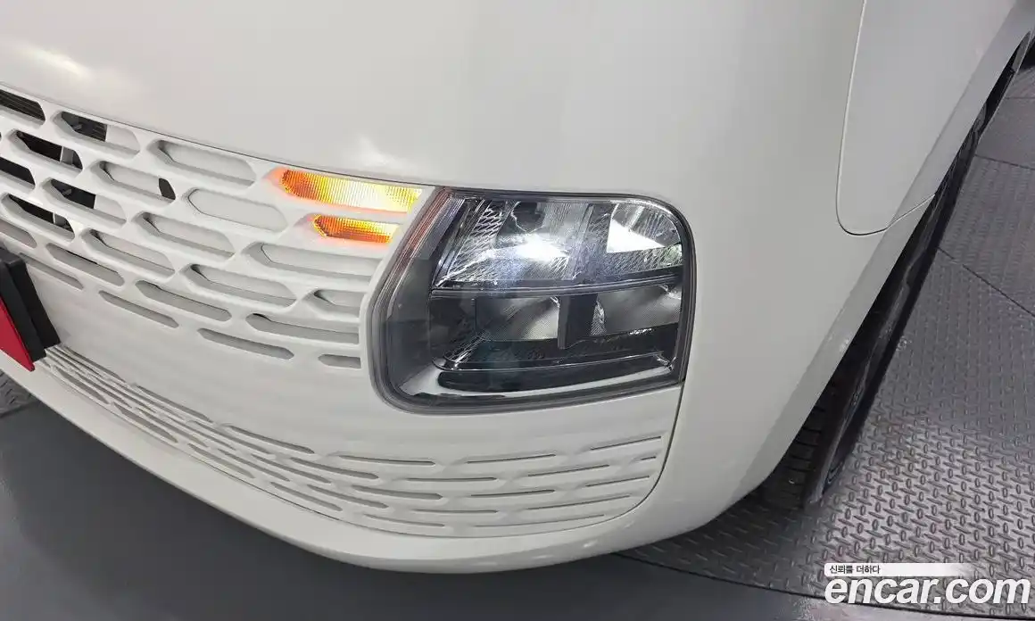 Hyundai Staria 2023 2.2 автомат (гидро), фото 8