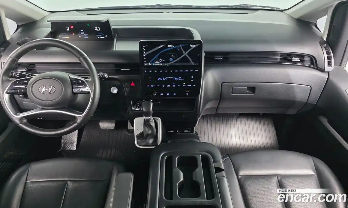 Hyundai Staria 2023 2.2 автомат (гидро), фото 10