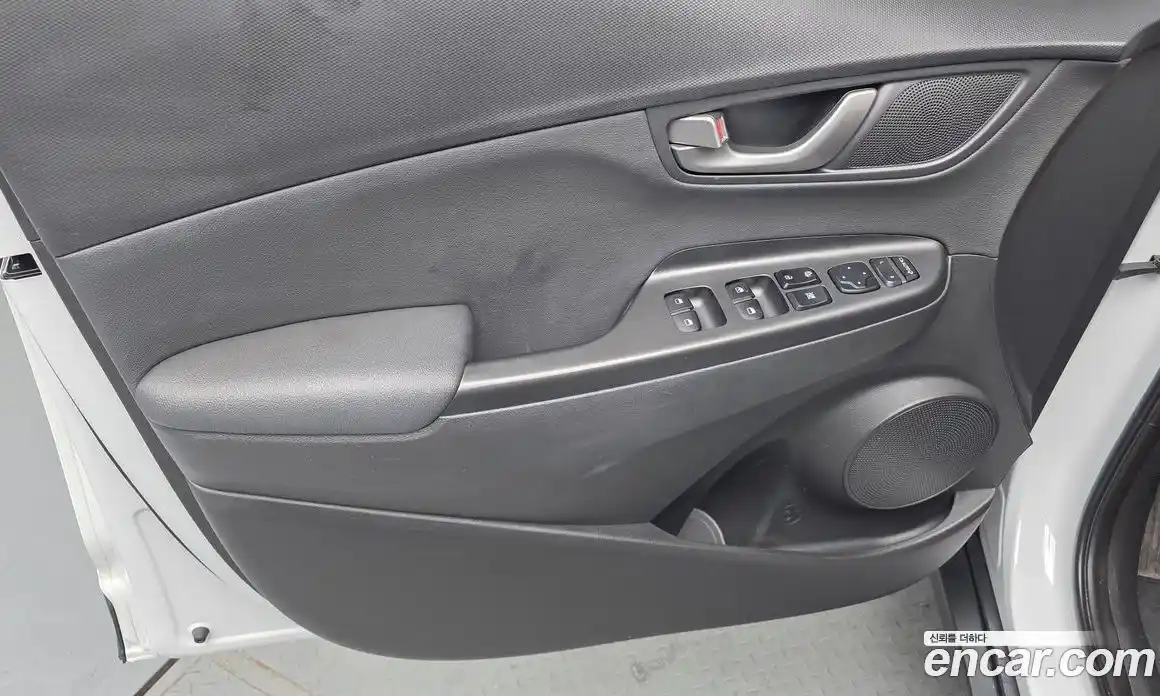 Hyundai Kona 2018 1.6 автомат (гидро), фото 14