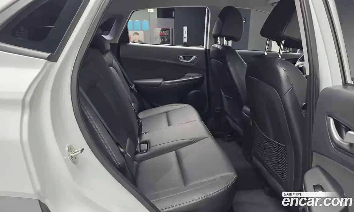 Hyundai Kona 2018 1.6 автомат (гидро), фото 16