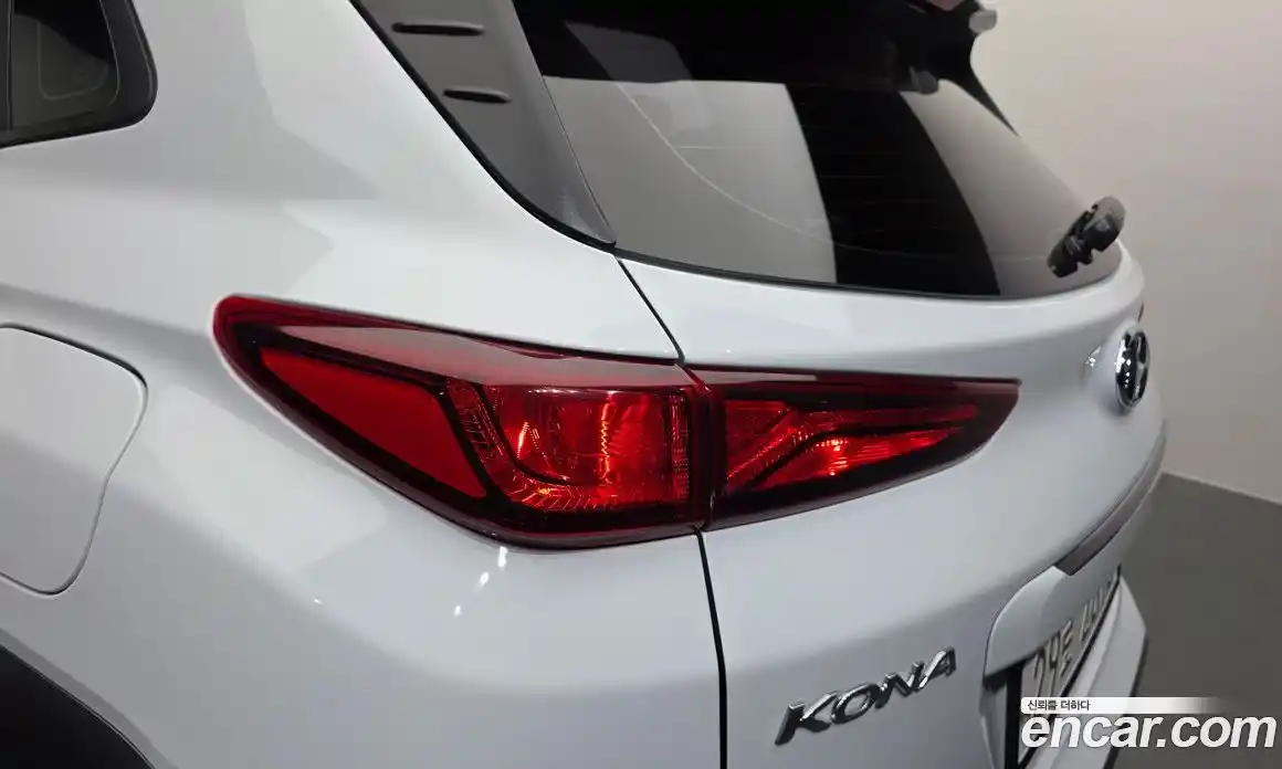 Hyundai Kona 2018 1.6 автомат (гидро), фото 9