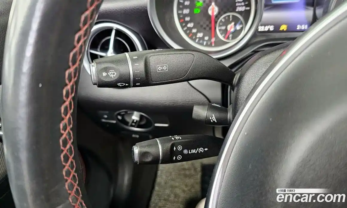 Mercedes-Benz SLC-Class 2017 2.0 гидро, фото 18 Mercedes-Benz SLC-Class 2017 2.0 гидро, фото 18