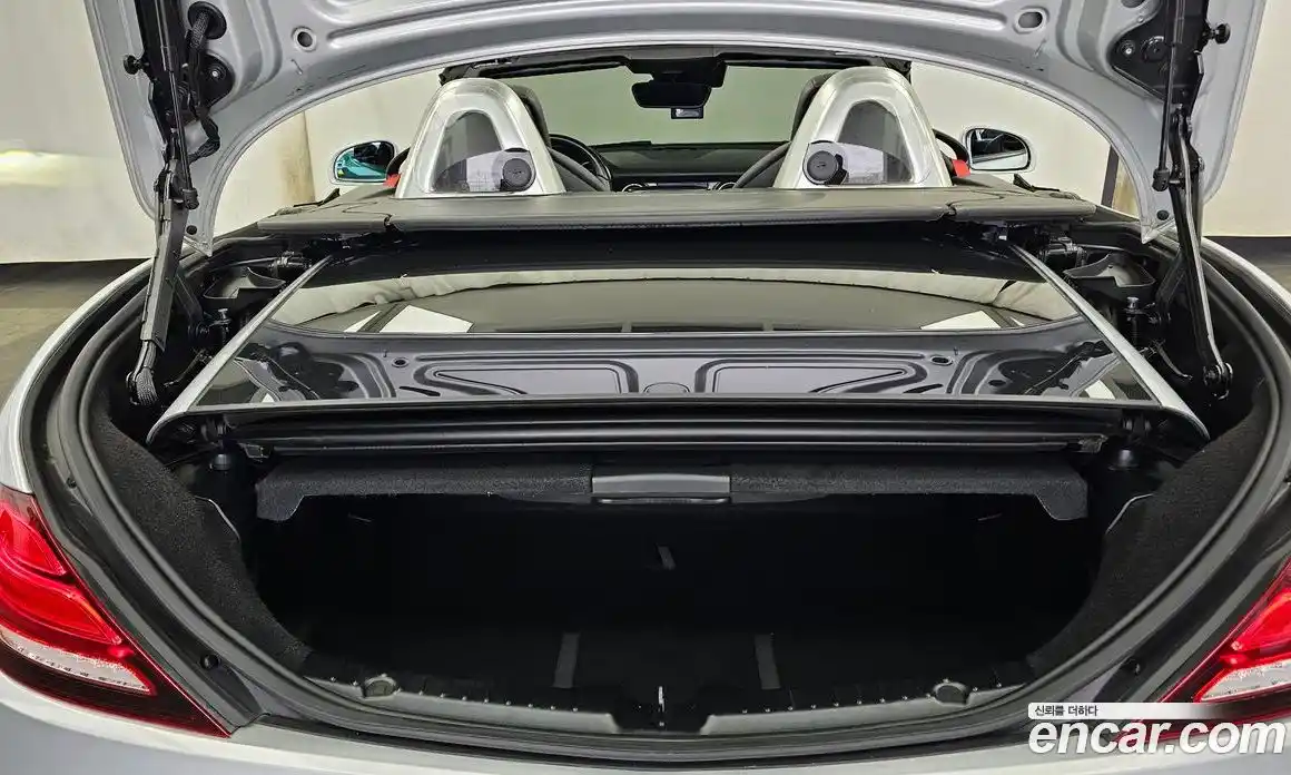 Mercedes-Benz SLC-Class 2017 2.0 гидро, фото 20 Mercedes-Benz SLC-Class 2017 2.0 гидро, фото 20