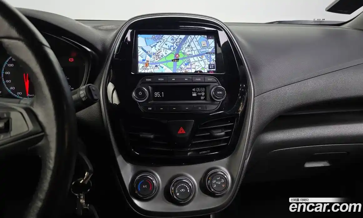 Chevrolet Spark 2018 1.0 автомат (гидро), фото 21