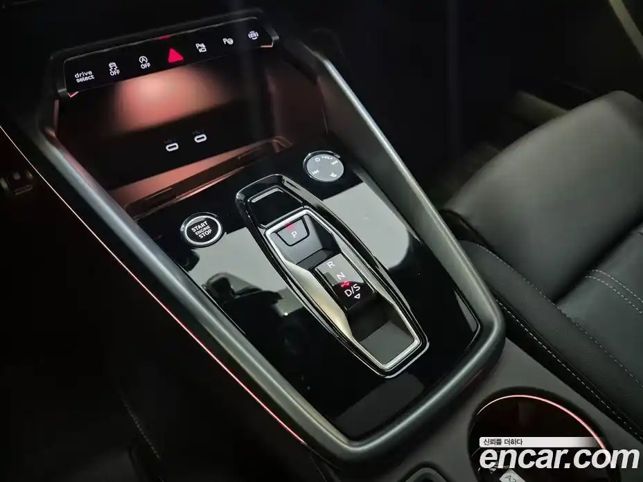Audi A3 2025 2.0 автомат (гидро), фото 9