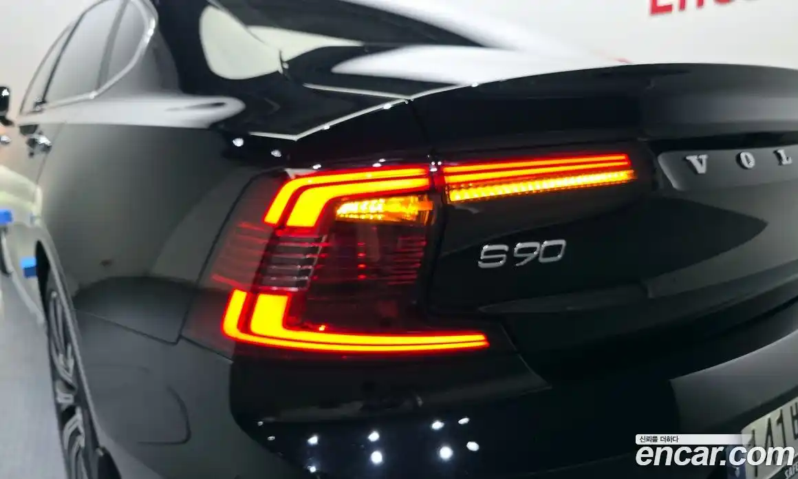 Volvo S90 2023 2.0 автомат (гидро), фото 9