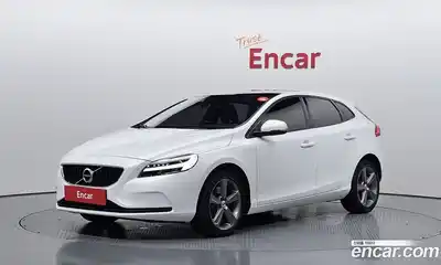 Volvo V40, 2016, 92 430 км