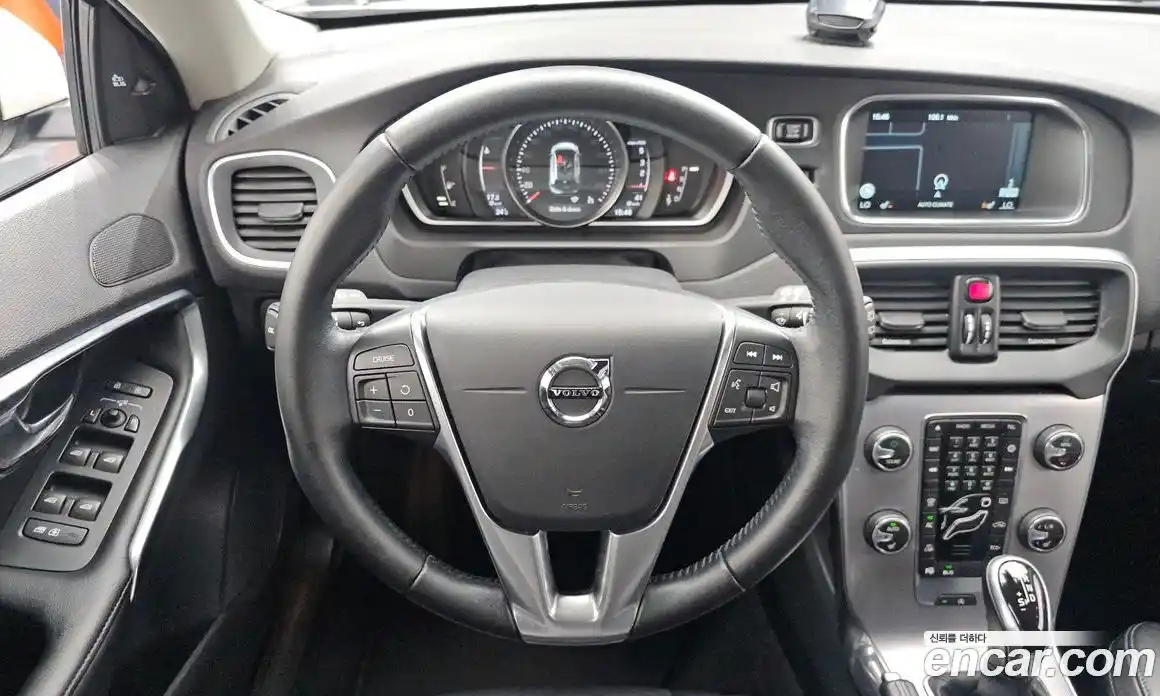 Volvo V40 2016 2.0 автомат (гидро), фото 13