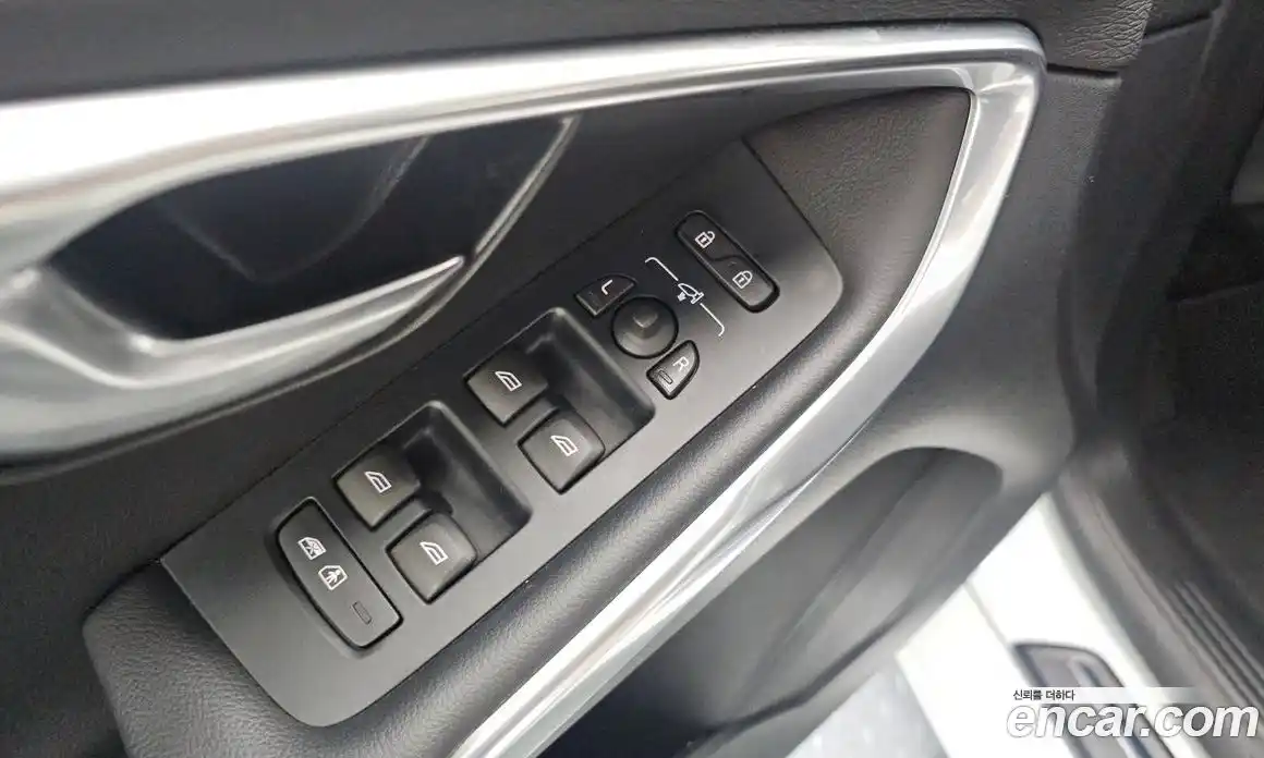 Volvo V40 2016 2.0 автомат (гидро), фото 16